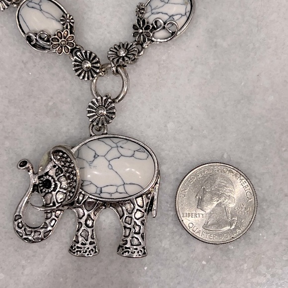 White Howlite Black Oxidized Silvertone Elephant Floral Necklace - Picture 12 of 12